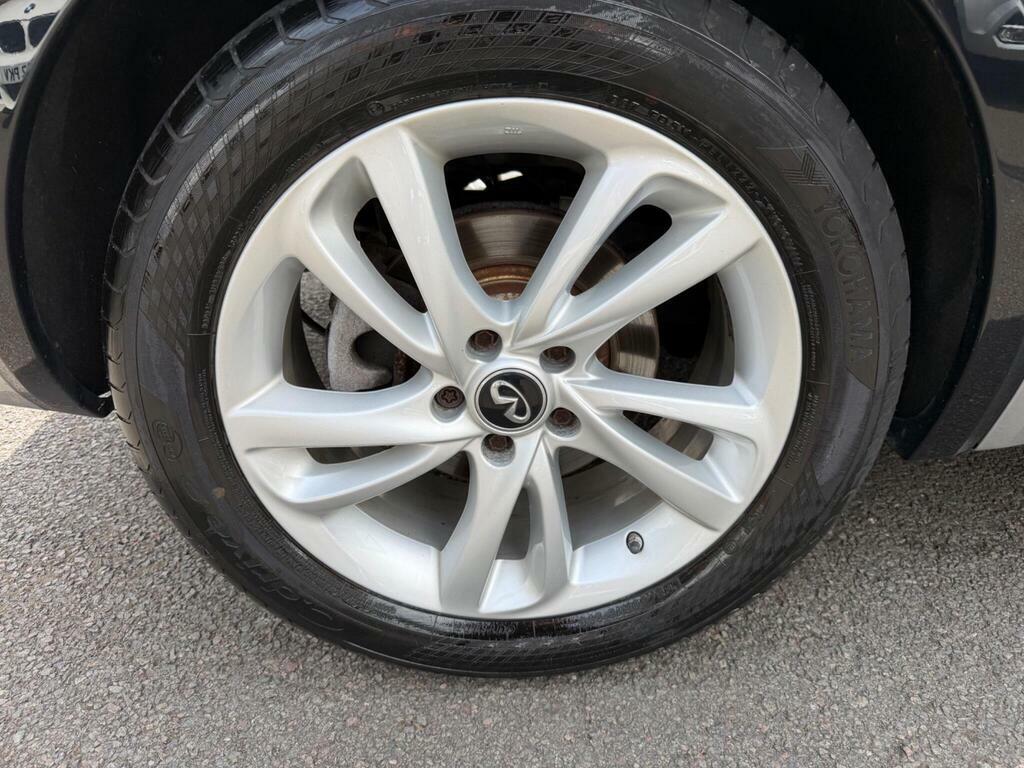Infiniti Q30 2017 17 1.5D Grey #20