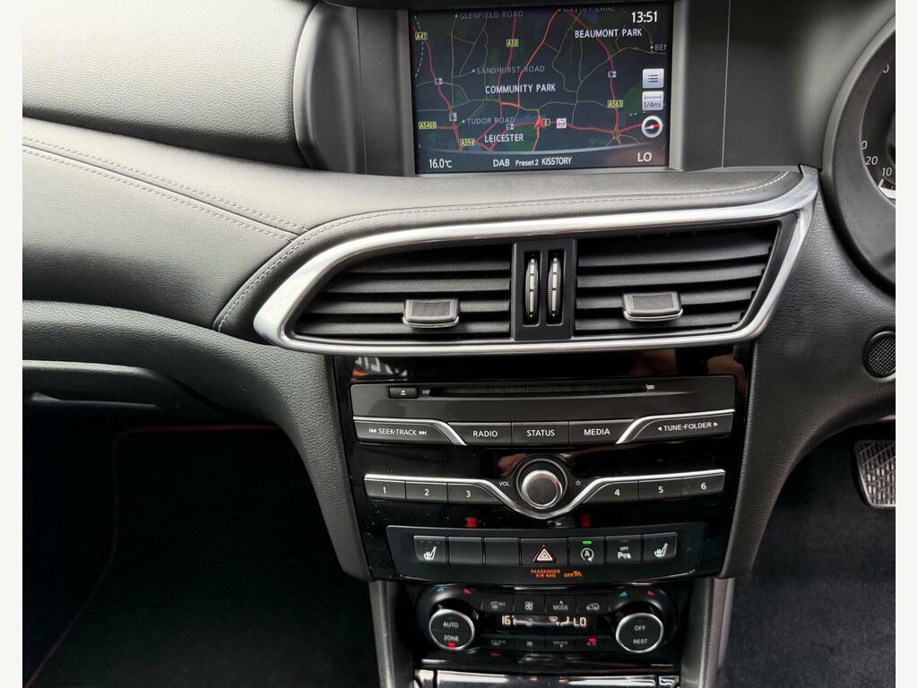 Infiniti Q30 2017 17 1.5D Grey #47