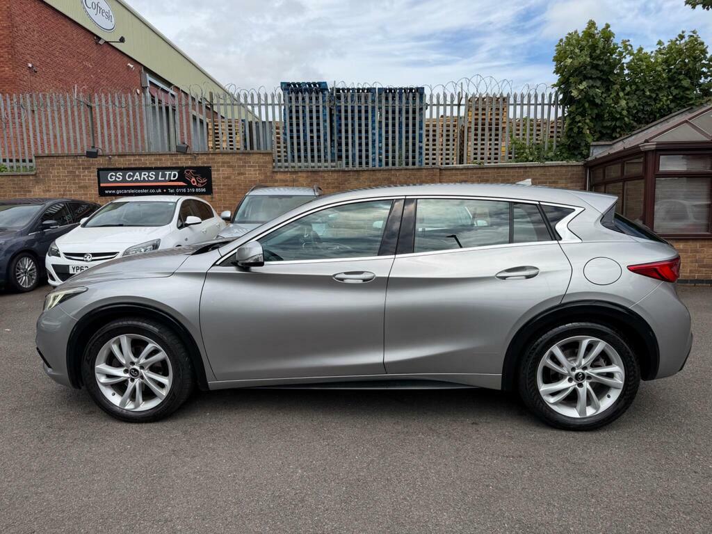 Infiniti Q30 2017 17 1.5D Grey #22
