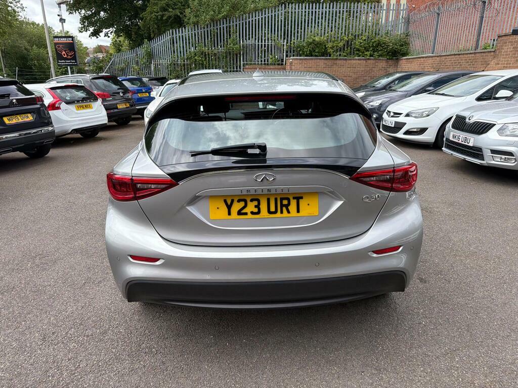 Infiniti Q30 2017 17 1.5D Grey #15