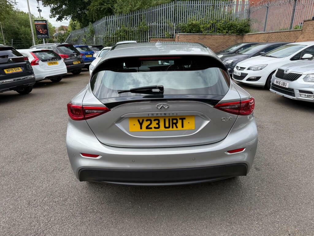 Infiniti Q30 2017 17 1.5D Grey #16