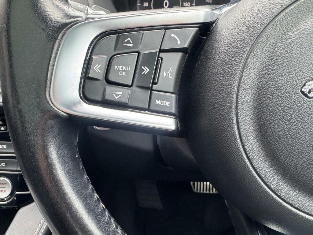 Jaguar F-Pace 2.0 Chequered Flag Awd 178 Bhp Grey #19
