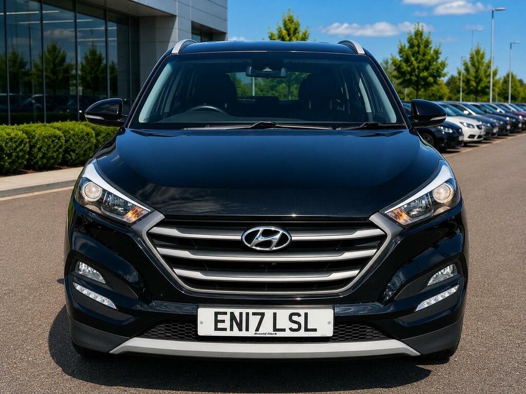 Hyundai Tucson 1.7 Crdi Blue Drive Se Nav Euro 6 Ss Black #2