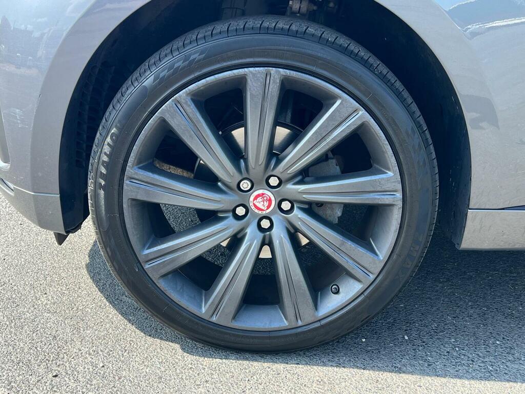 Jaguar F-Pace V6 S Awd White #35