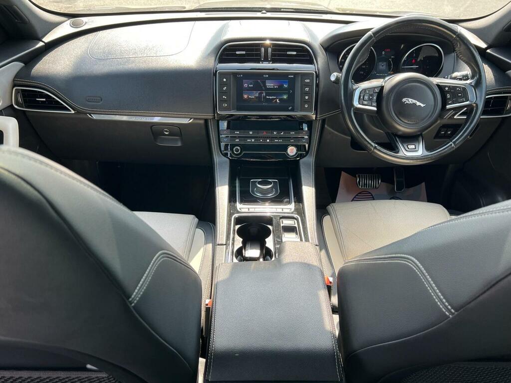Jaguar F-Pace V6 S Awd White #8