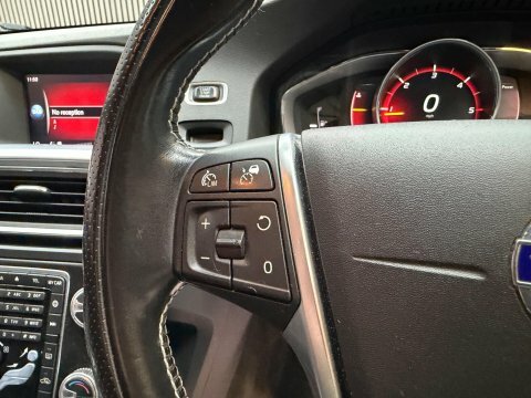 Volvo V60 2L R-design Nav White #61