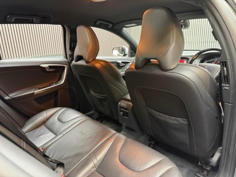 Volvo V60 2L R-design Nav White #37