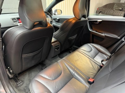 Volvo V60 2L R-design Nav White #41