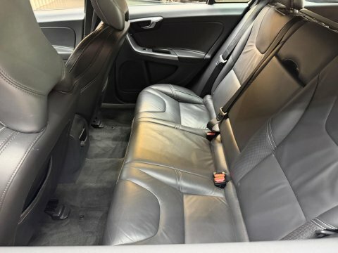 Volvo V60 2L R-design Nav White #40
