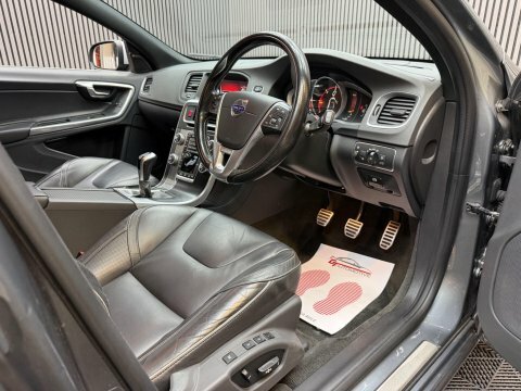 Volvo V60 2L R-design Nav White #29