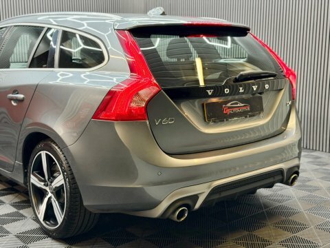 Volvo V60 2L R-design Nav White #12