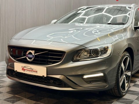 Volvo V60 2L R-design Nav White #17