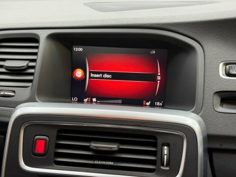 Volvo V60 2L R-design Nav White #67