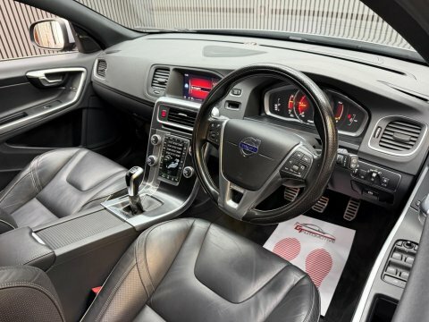 Volvo V60 2.0 D4 R-design Grey #2