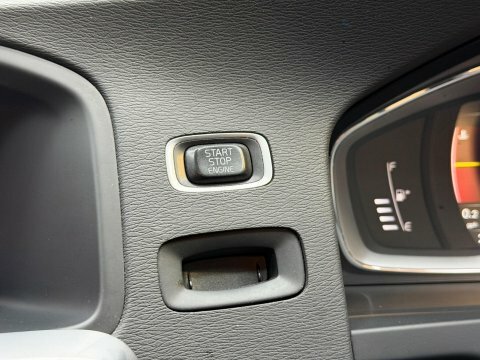 Volvo V60 2L R-design Nav White #70