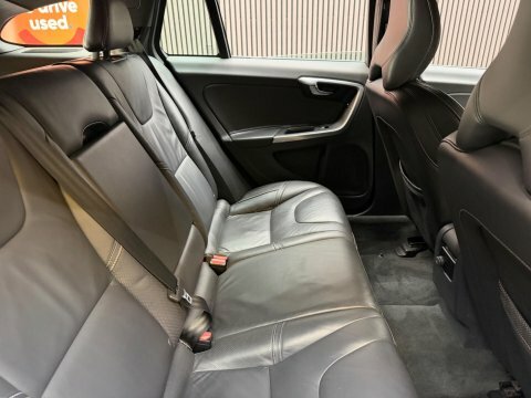 Volvo V60 2L R-design Nav White #36
