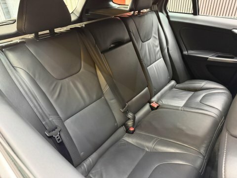 Volvo V60 2L R-design Nav White #35
