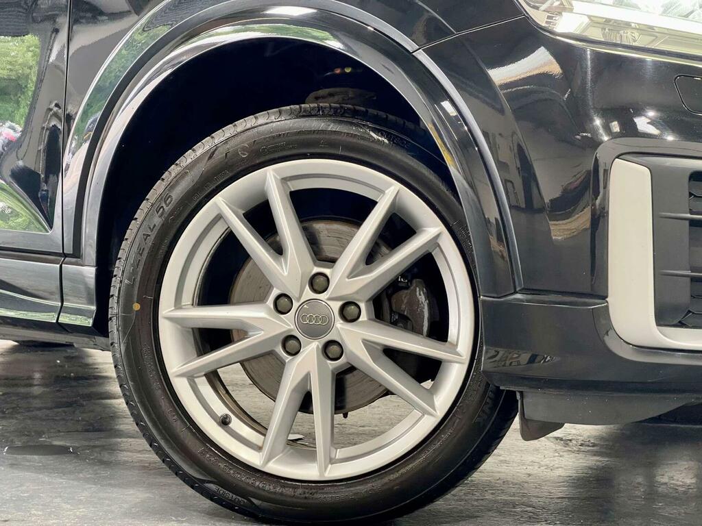 Audi Q2 S Line Black #3