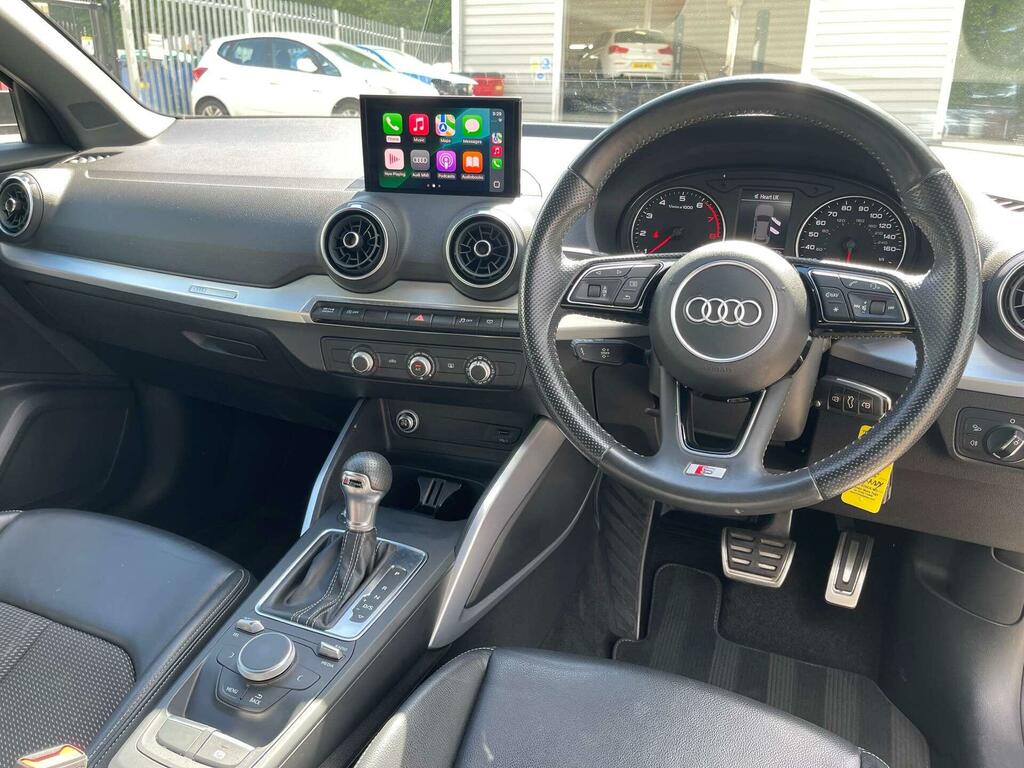Audi Q2 S Line Black #2