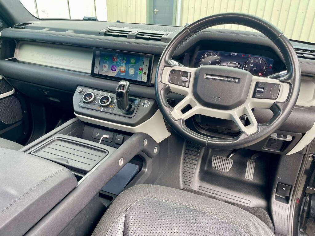 Land Rover Defender 110 Se Black #2