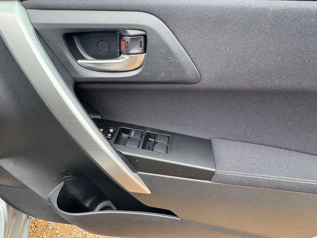 Toyota Auris Hatchback Grey #46