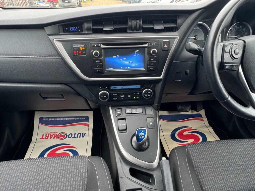 Toyota Auris Hatchback Grey #42