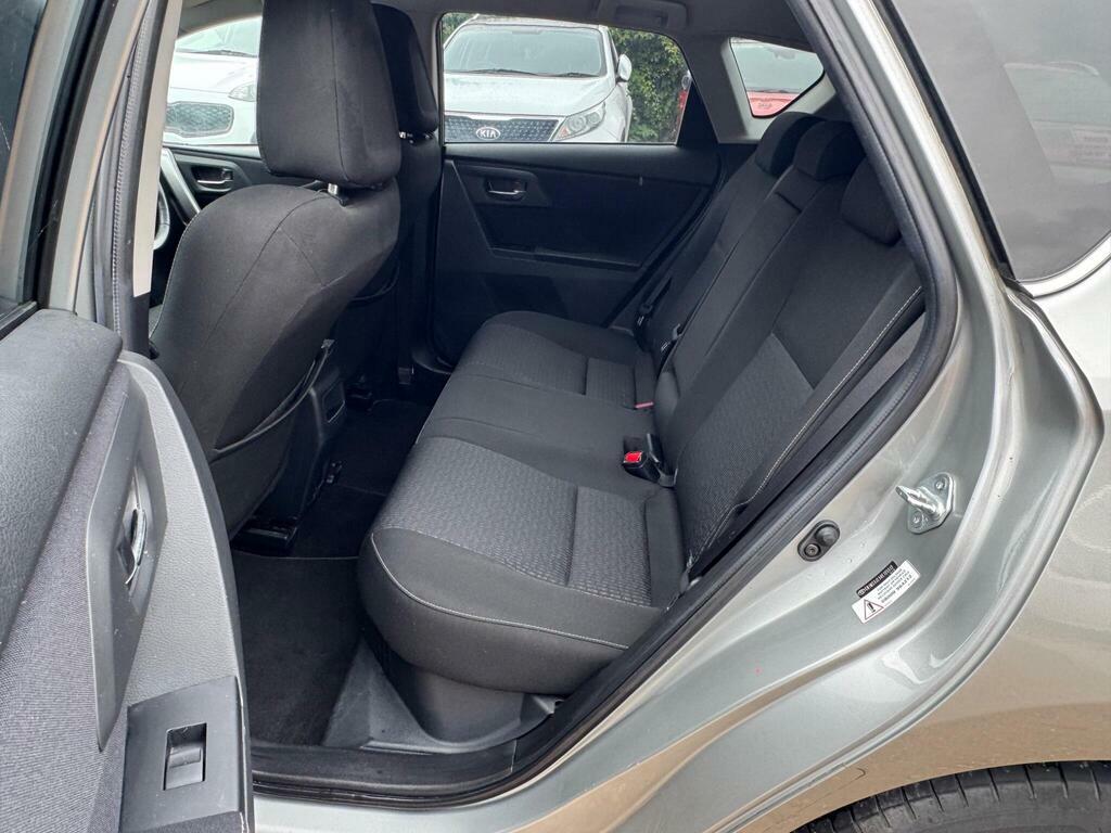 Toyota Auris Hatchback Grey #39