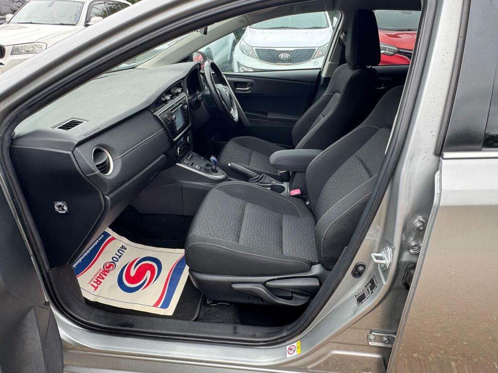 Toyota Auris Hatchback Grey #37