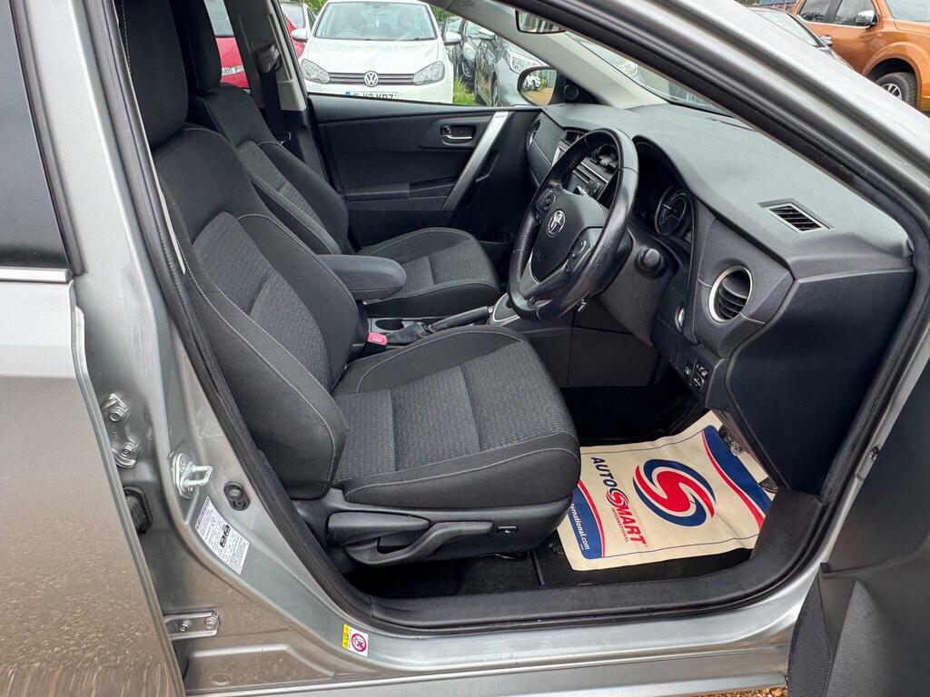 Toyota Auris Hatchback Grey #34