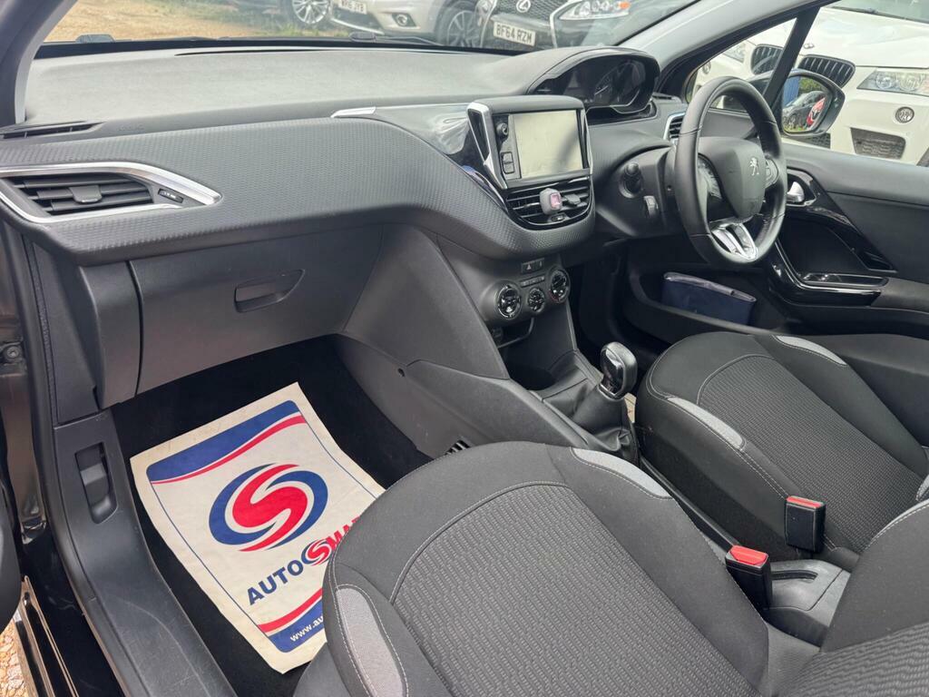 Peugeot 208 Active Black #37