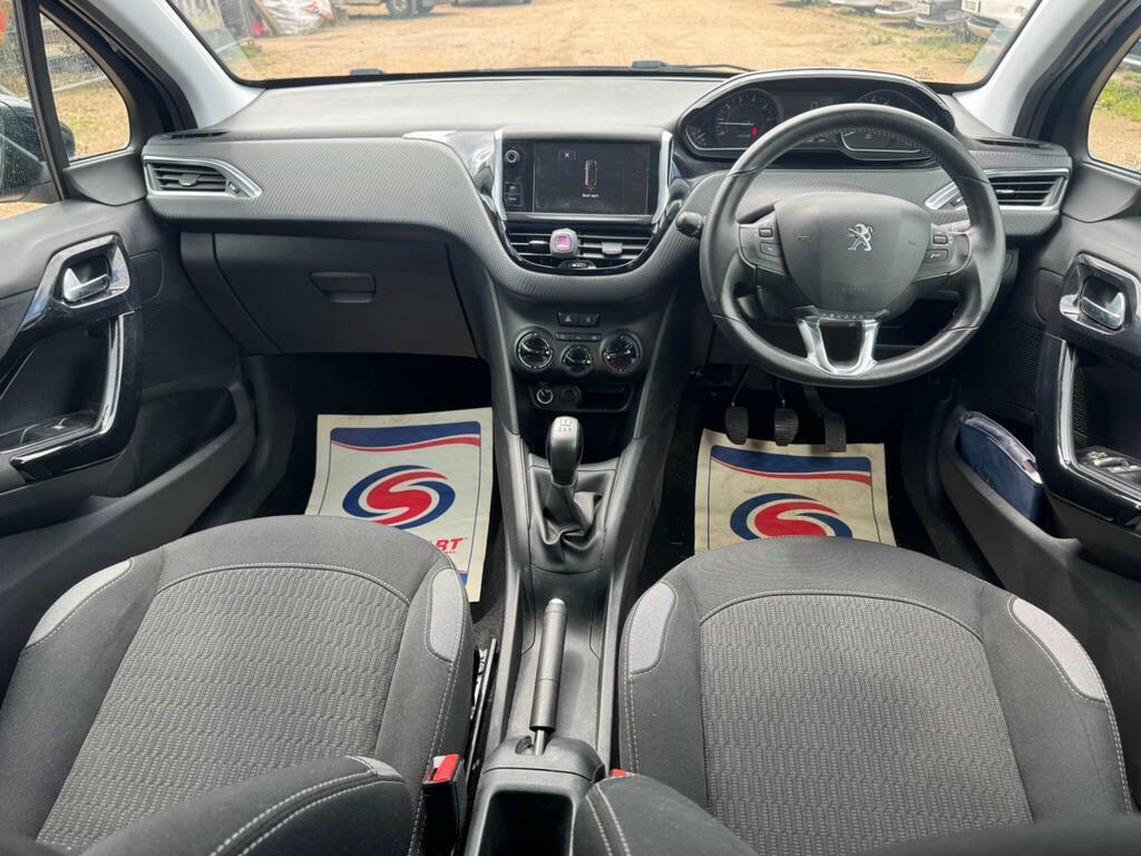 Peugeot 208 Active Black #40