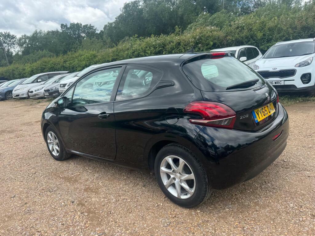 Peugeot 208 Active Black #31