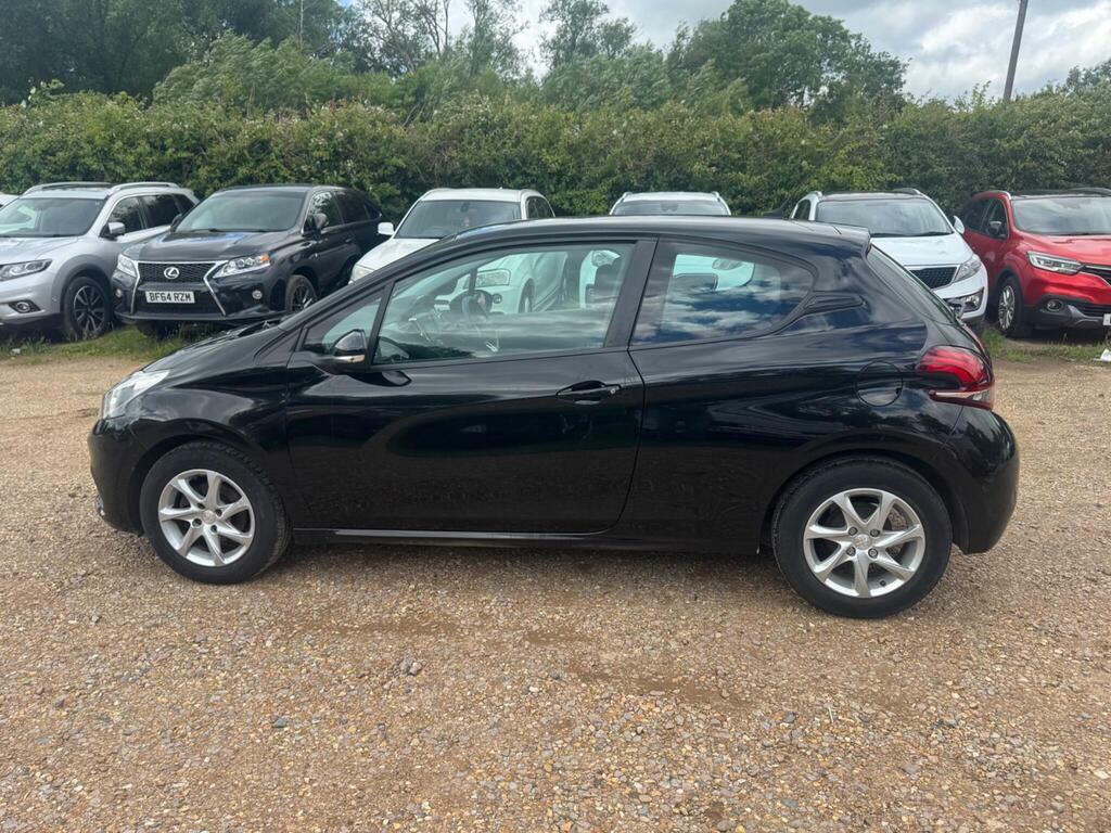 Peugeot 208 Active Black #33