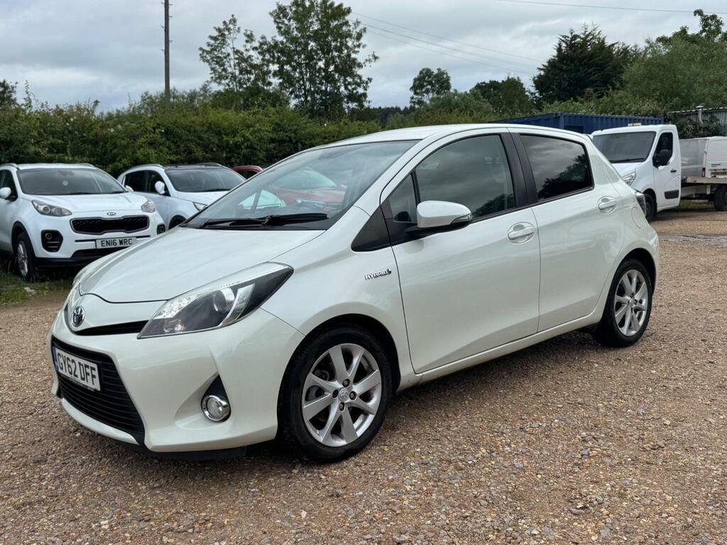 Toyota Yaris Hatchback Black #18