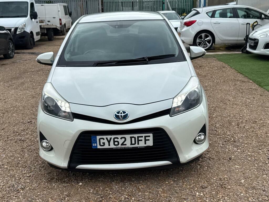 Toyota Yaris Hatchback Black #25