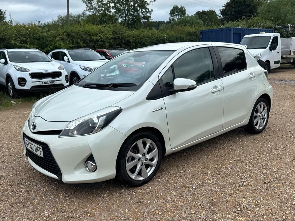 Toyota Yaris Hatchback Black #11