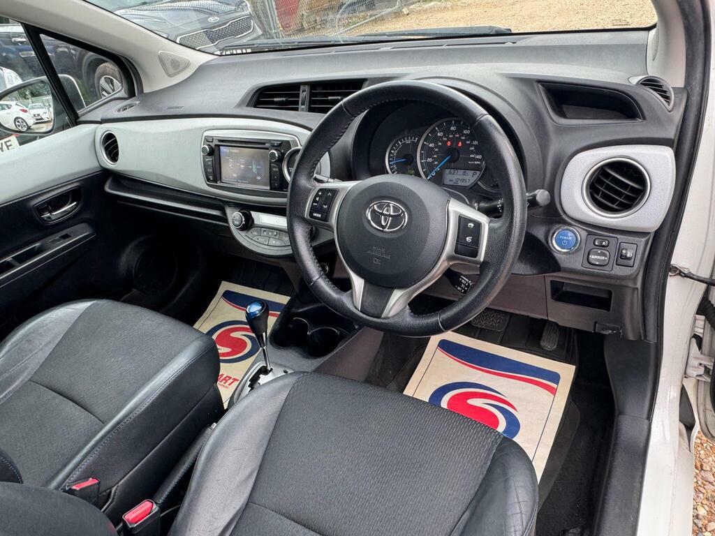 Toyota Yaris Hatchback Black #39