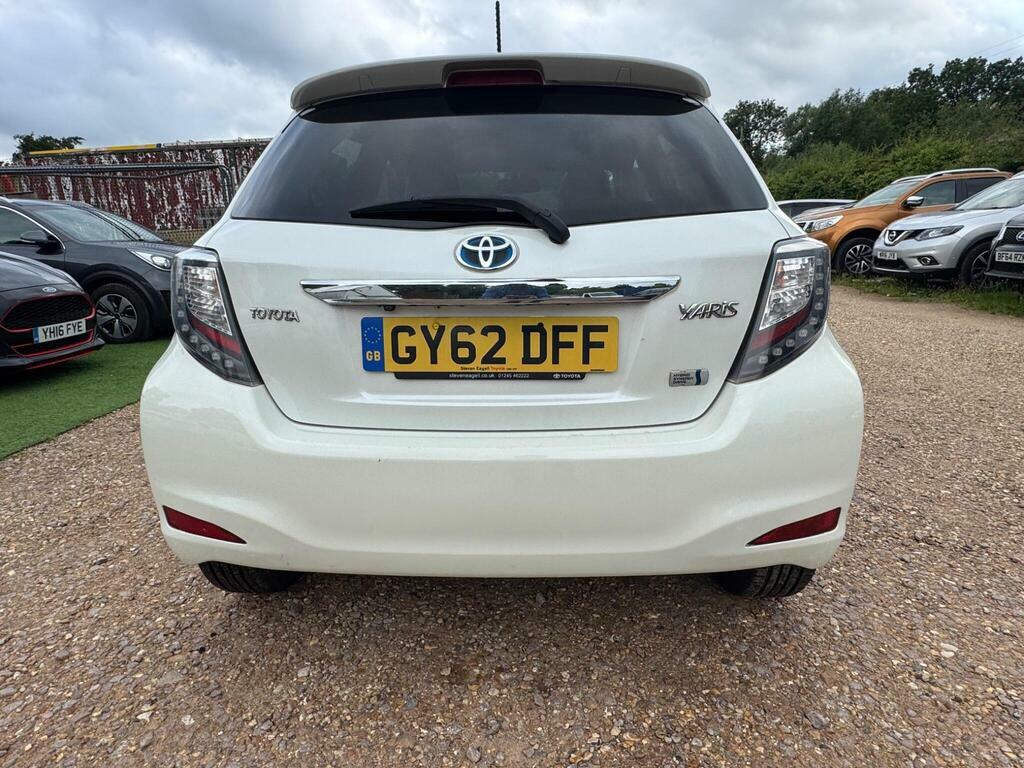 Toyota Yaris Hatchback Black #30