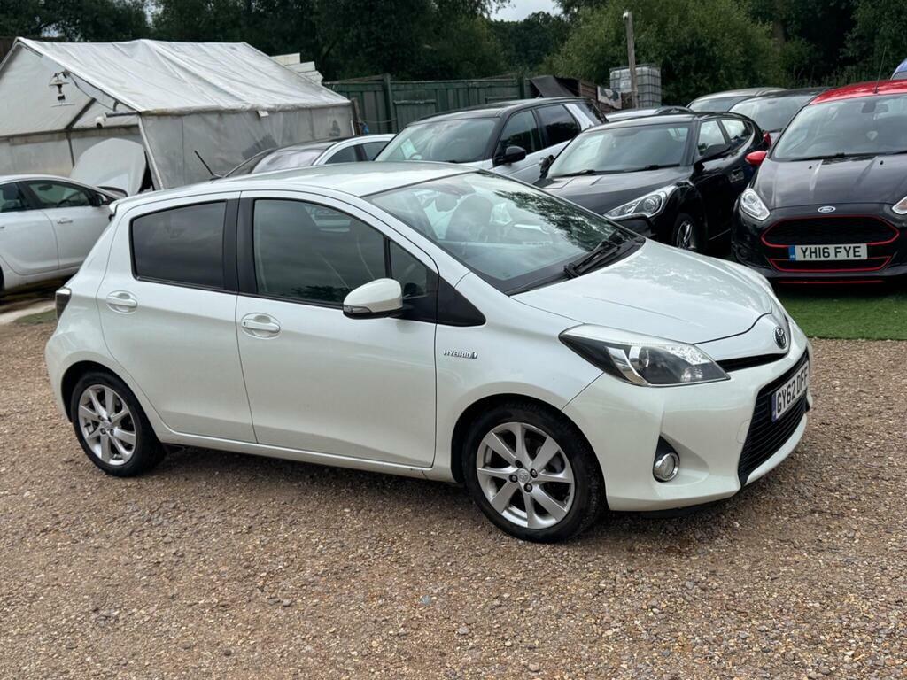 Toyota Yaris Hatchback Black #7