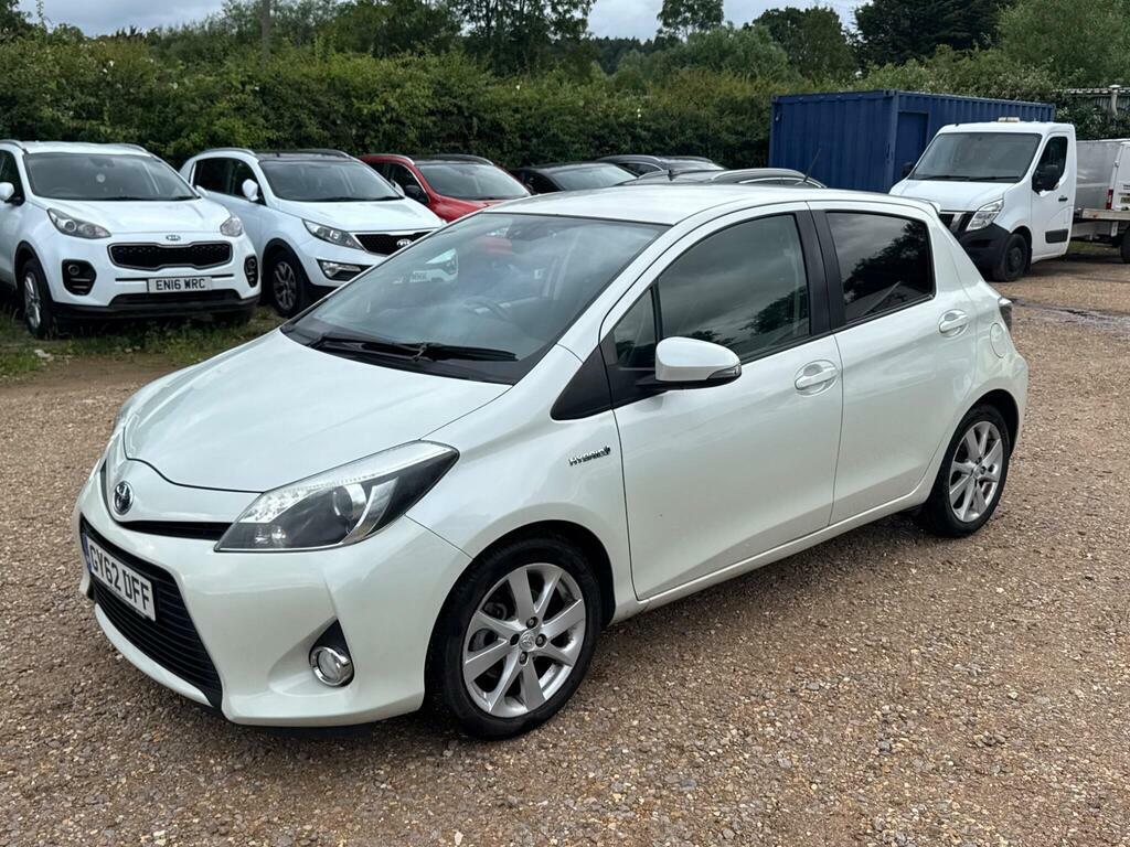 Toyota Yaris Hatchback Black #15