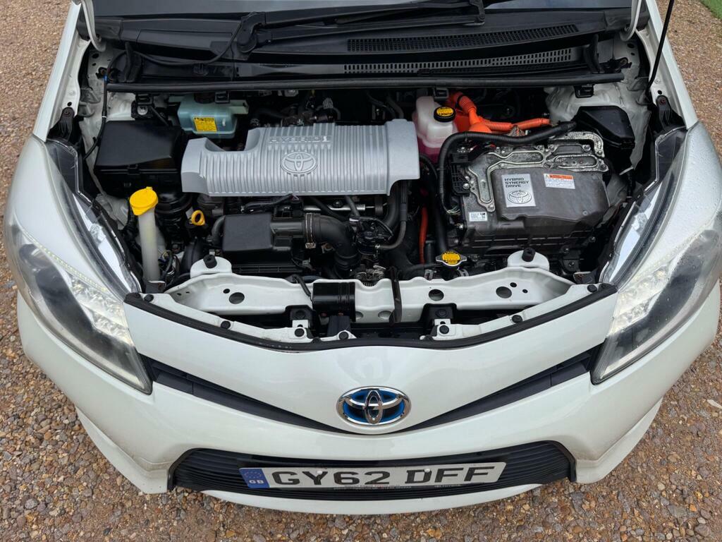 Toyota Yaris Hatchback Black #19