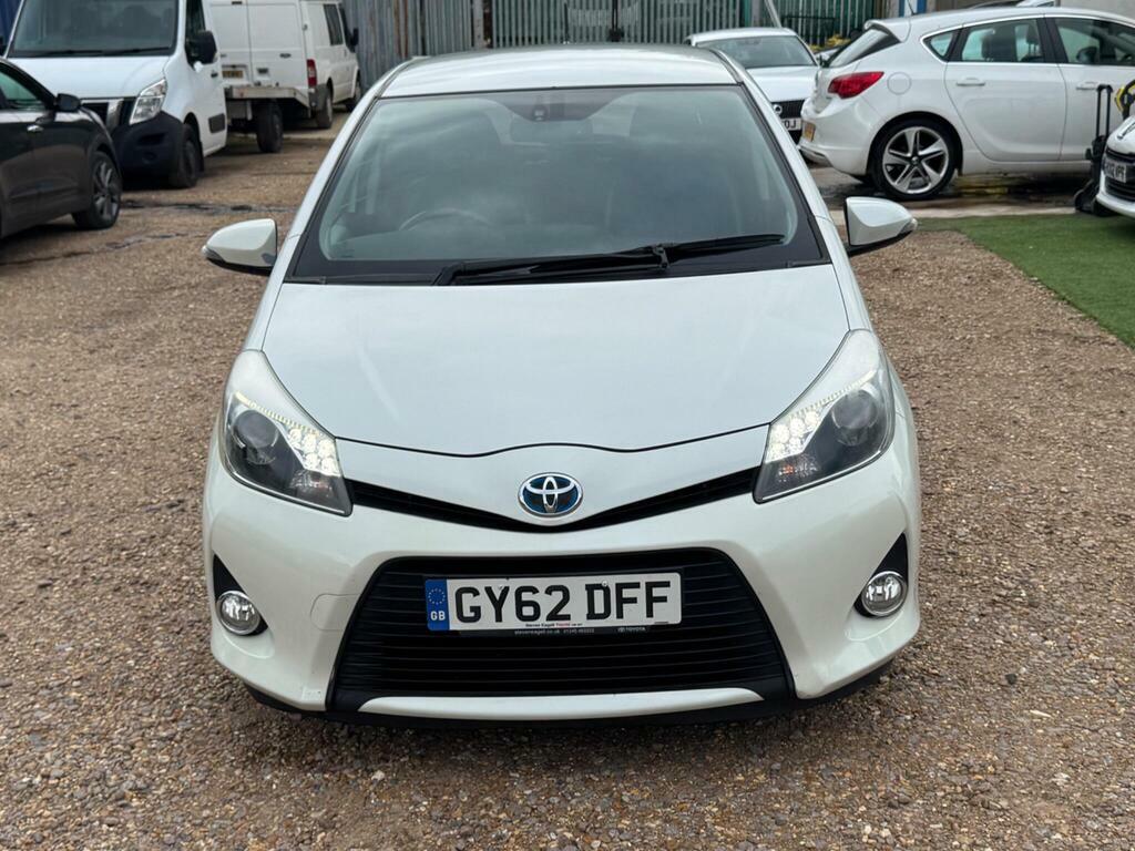 Toyota Yaris Hatchback Black #26