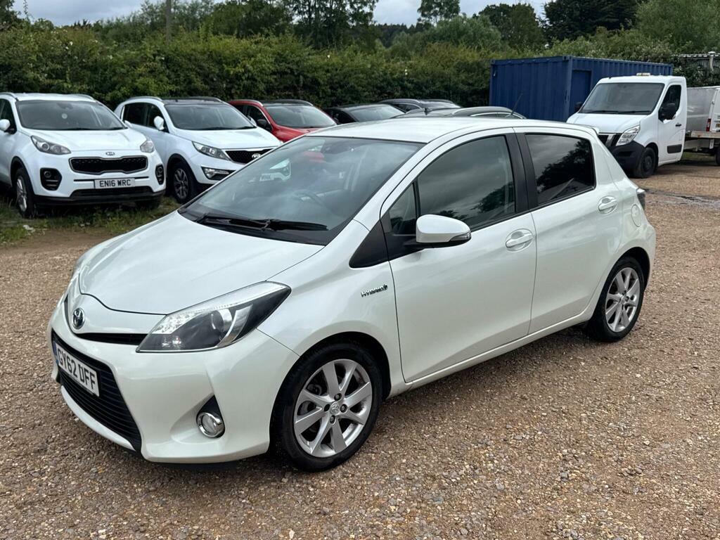 Toyota Yaris Hatchback Black #16