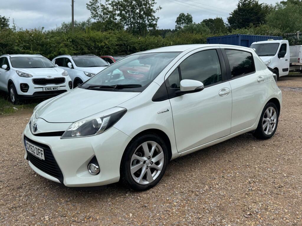 Toyota Yaris Hatchback Black #9