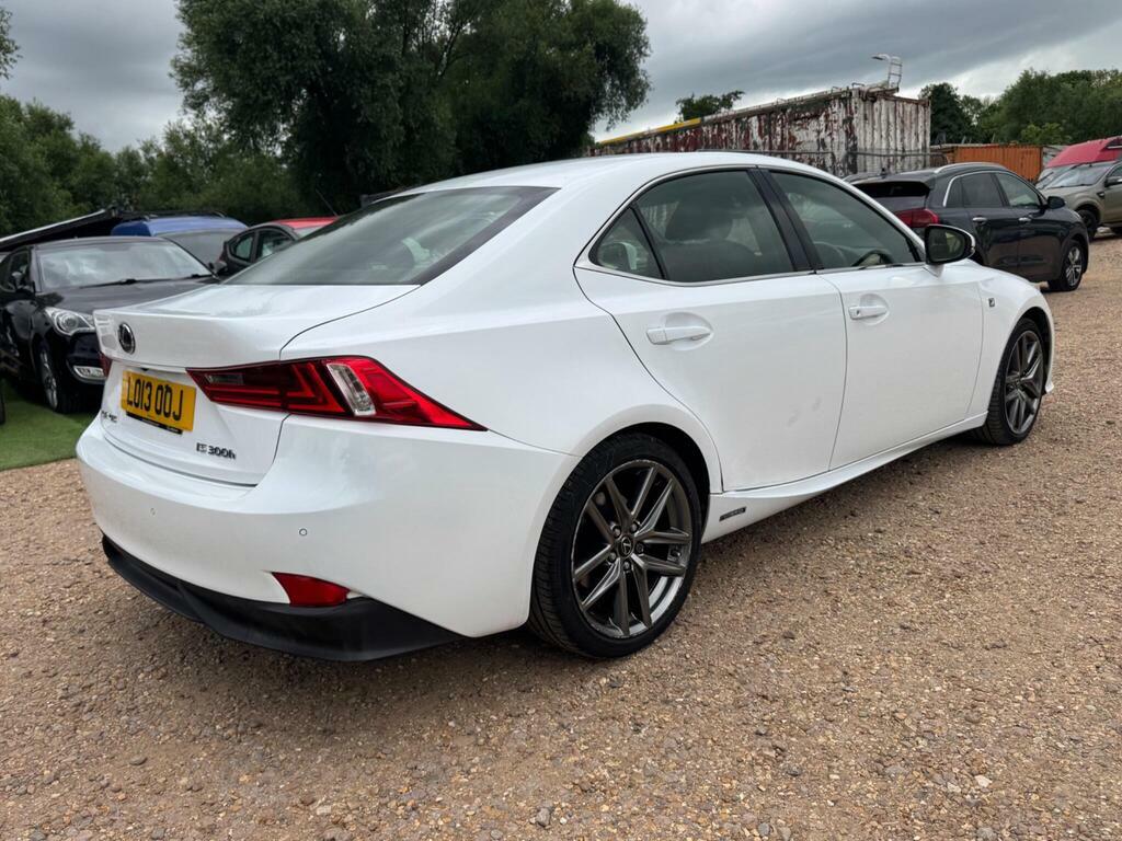 Lexus IS 2.5 300H F Sport Black #30