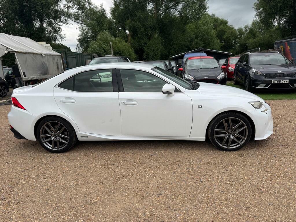 Lexus IS 2.5 300H F Sport Black #32