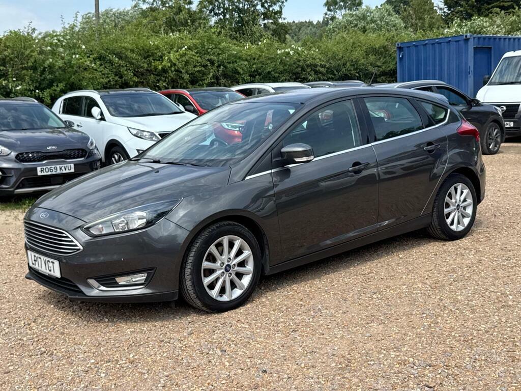 Ford Focus 1.5 Tdci Zetec Hatchback Euro 6 Red #12