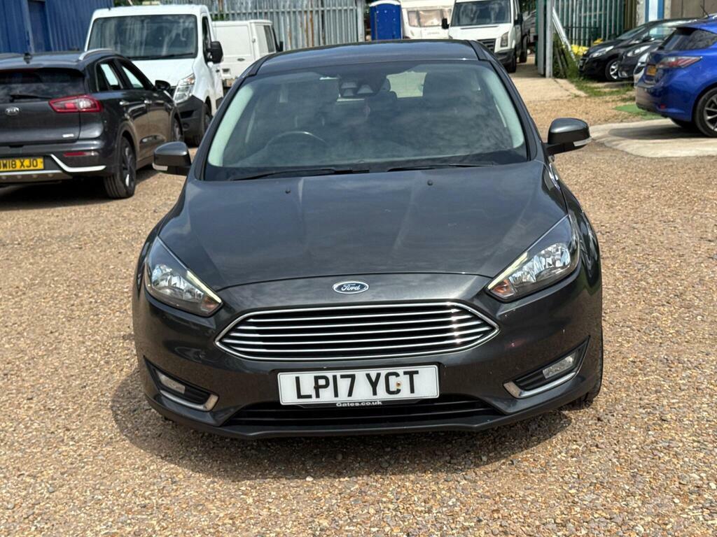 Ford Focus 1.5 Tdci Zetec Hatchback Euro 6 Red #25