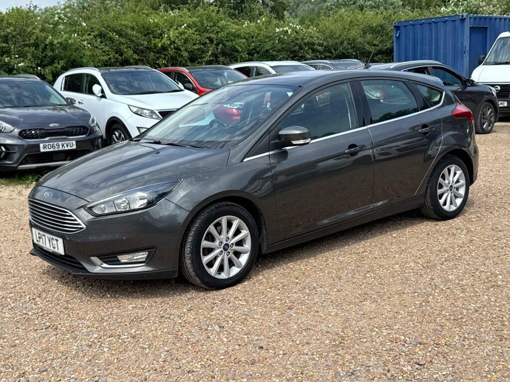 Ford Focus 1.5 Tdci Zetec Hatchback Euro 6 Red #16