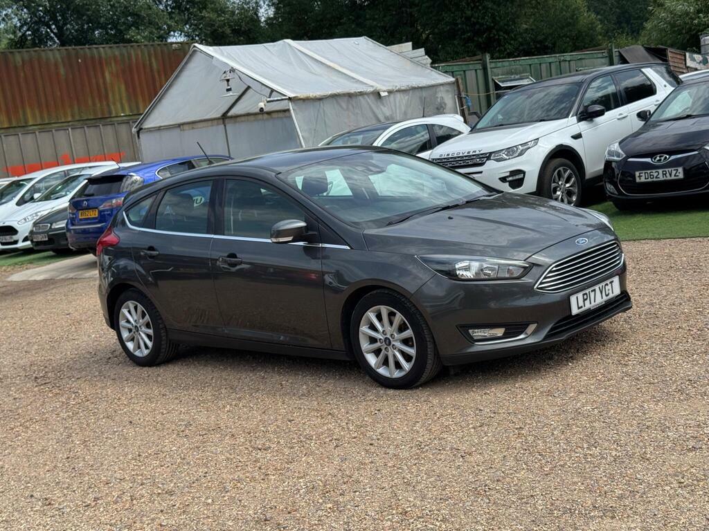 Ford Focus 1.5 Tdci Zetec Hatchback Euro 6 Red #1